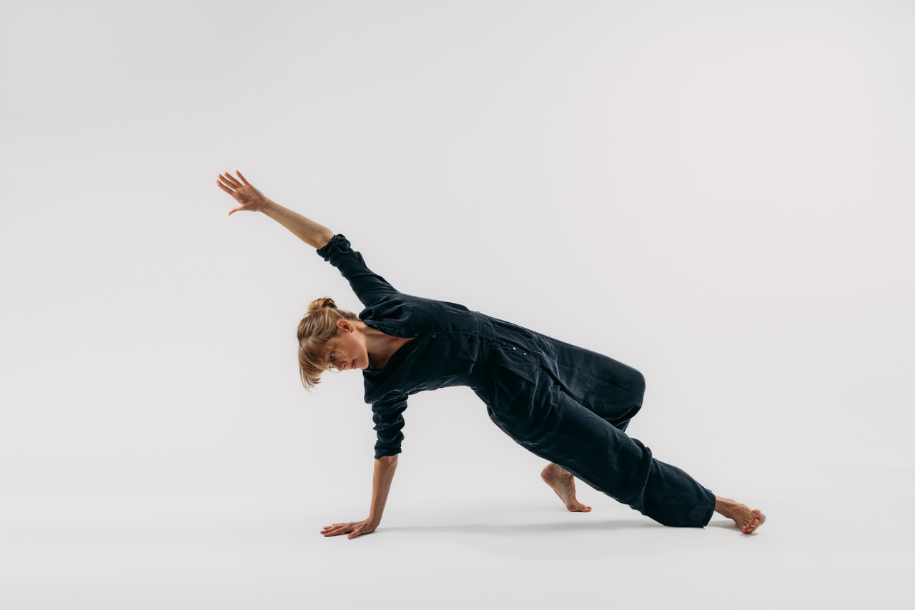 Hello Spring! Frühlings Yoga Weekender: Vinyasa & Yin Yoga Retreat mit Mona Bektesi und Nicole Reese